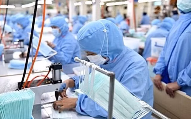 Trong tháng 5, Việt Nam xuất được hơn 180 chiếc khẩu trang, tăng 1,3 lần so với tổng lượng mặt hàng này xuất trong 4 tháng (Ảnh minh họa: KT)