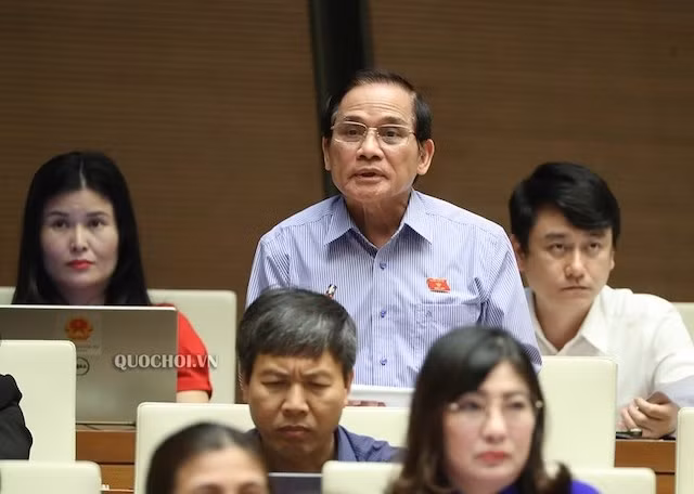 Đại biểu Quách Thế Tản (Hoà Bình)