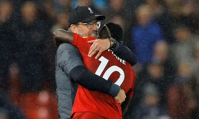 Klopp và học trò trải qua mùa giải áp đảo phần còn lại. Ảnh: Reuters.