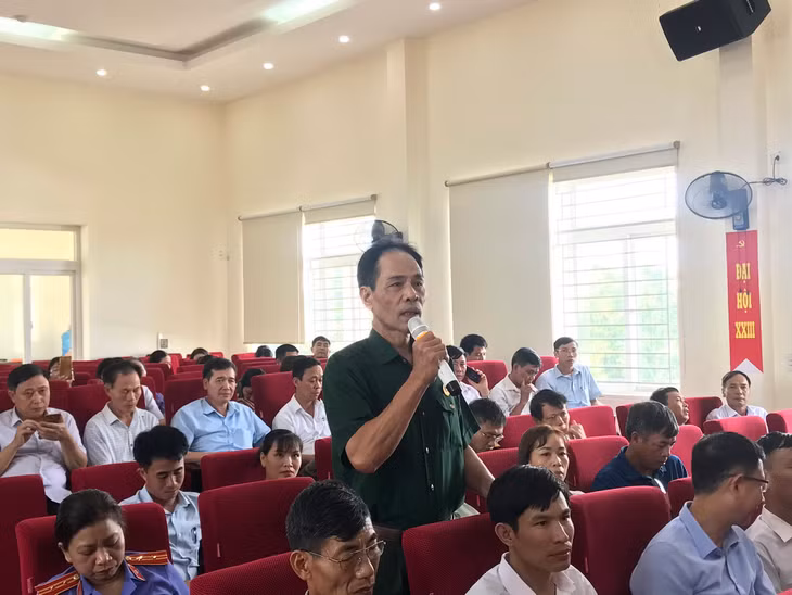 Đại diện cử tri TX Đông Triều gửi tới ĐBQH các ý kiến, kiến nghị.