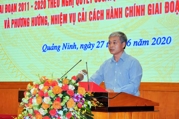 Phó Vụ Trưởng Vụ Cải cách hành chính, Bộ Nội vụ phát biểu tại hội nghị.