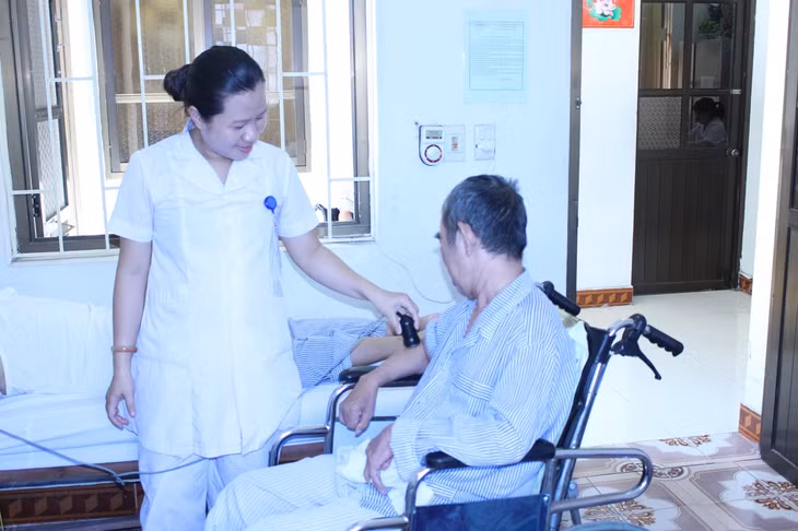  Phục hồi chức năng cho người bệnh tại Bệnh viện Phục hồi chức năng tỉnh.