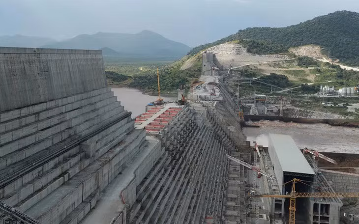 Đập thủy điện Đại Phục hưng. Ảnh: Sada El balad.