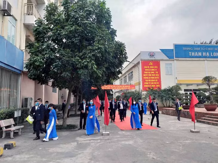 Hệ thống khuôn viên, nhà ở phục vụ người lao động được Công ty đầu tư sạch, đẹp. Ảnh chụp tháng 4/2020