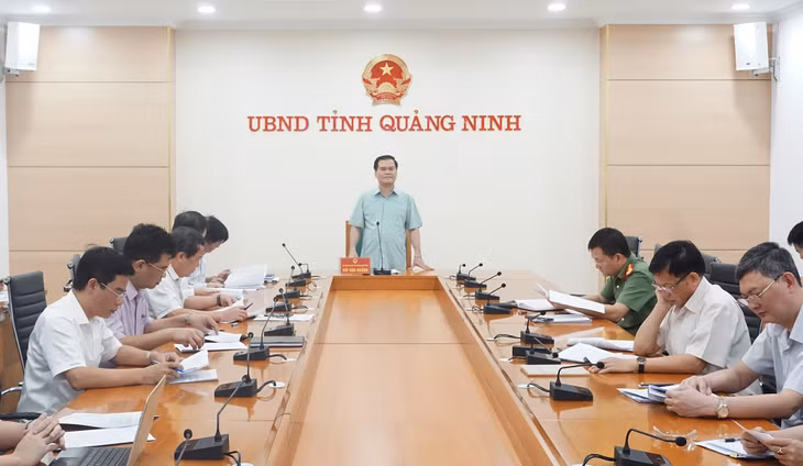 Quang cảnh cuộc họp.