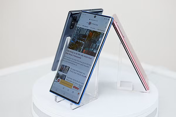 Giá Galaxy Note 10+ chính hãng xuống 16,5 triệu đồng, mức thấp nhất trong gần một năm có mặt ở Việt Nam.