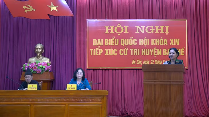 ĐBQH Ngô Thị Minh tiếp xúc cử tri huyện Ba Chẽ.