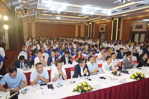 Sự kiện quy tụ đông đảo khách mời và hơn 600 sales từ nhiều đại lý bất động sản uy tín tham dự.