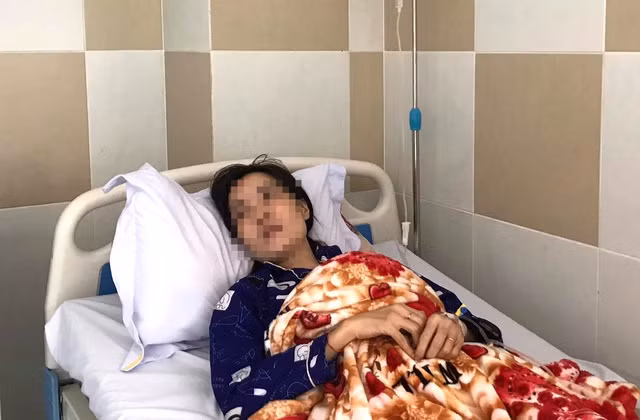 Chị N. đang điều trị tại bệnh viện.