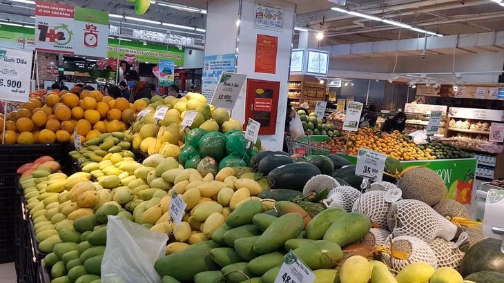 Các siêu thị trong nước cần đẩy mạnh thương mại điện tử, giúp tiêu thụ nông sản nhanh hơn - Ảnh: VGP/Đỗ Hương