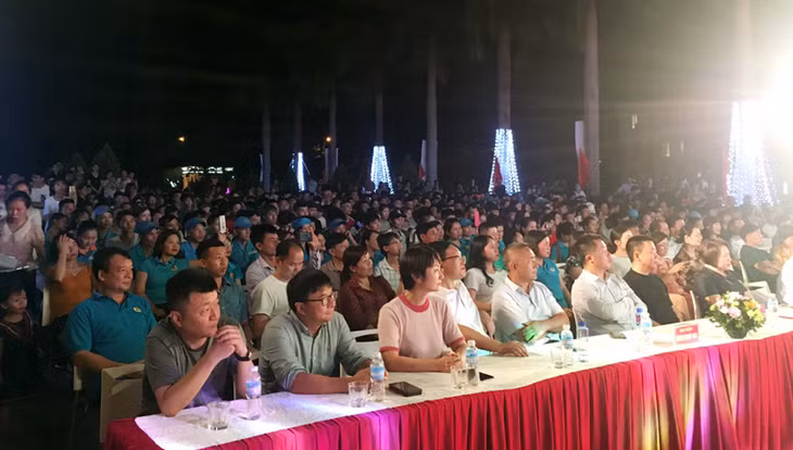 Lễ phát động đã thu hút đông đảo công nhân KCN tham gia.