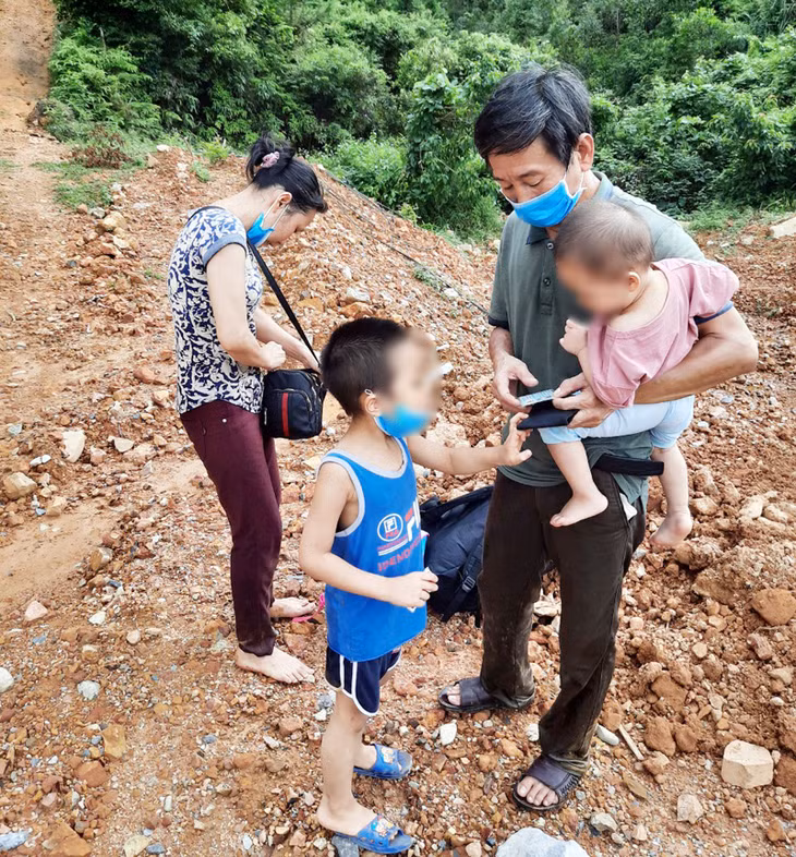 Huyện Hải Hà đã đưa 4 người đi kiểm tra y tế và thực hiện cách ly tập trung, đảm bảo công tác phòng, chống dịch Covid-19.