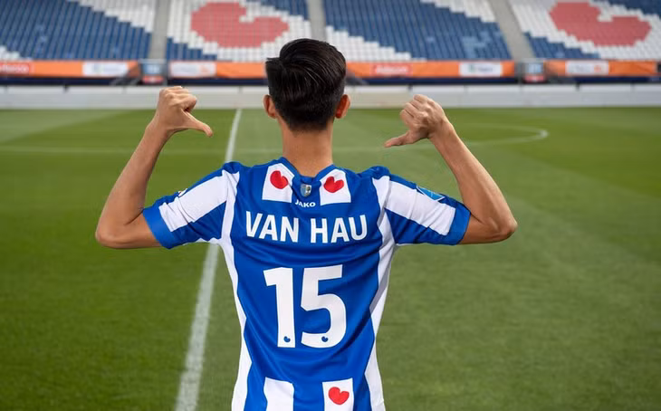 Văn Hậu khó tiếp tục ở lại Heerenveen vì hệ lụy bởi đại dịch Covid-19. (Ảnh: SC Heerenveen).