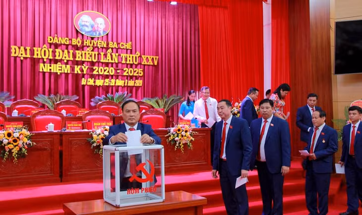 Đại hội tiến hành bầu Ban Chấp hành và Bí thư trực tiếp tại Đại hội.