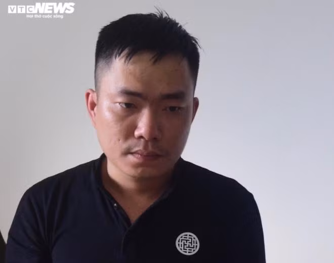 Lê Anh Tuấn từng tốt nghiệp chuyên ngành công nghệ thông tin ở một trường đại học ở Đà Nẵng nhưng lại mang những kiến thức ấy để thực hiện điều hành đường dây lừa đảo qua mạng Internet. (Ảnh: CACC).