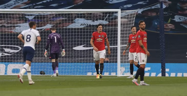 Vị trí số 1 của De Gea tại MU một lần nữa bị nghi ngờ sau sai lầm ở trận hòa với Tottenham