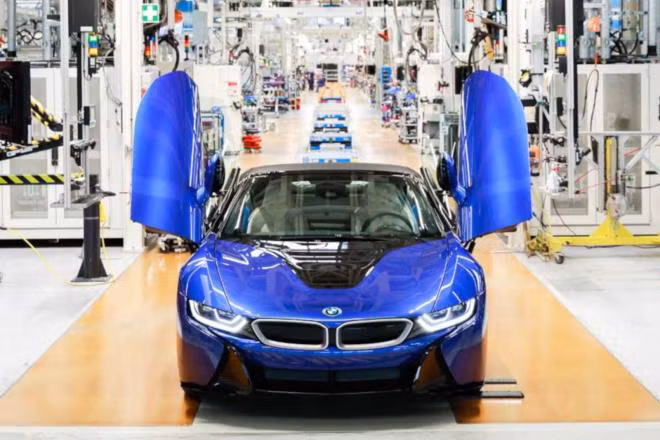 Chiếc BMW i8 cuối cùng trên thế giới được xuất xưởng với màu sơn độc đáo.
