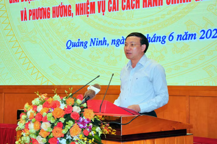 Đồng chí Nguyễn Xuân Ký, Bí thư Tỉnh ủy, Chủ tịch HĐND tỉnh phát biểu khai mạc hội nghị.