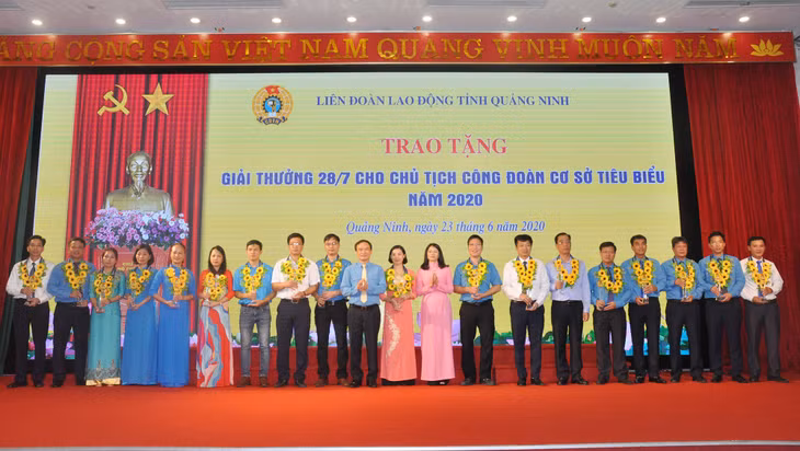 18 Chủ tịch Công đoàn cơ sở được trao Giải thưởng 28/7.
