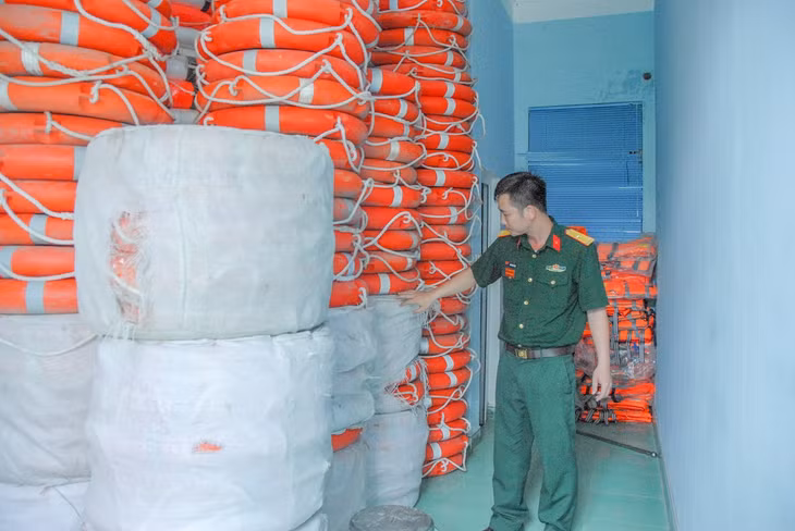 Ban CHQS huyện Hải Hà tiến hành bảo quản, bảo dưỡng các trang thiết bị, vật chất cứu hộ, cứu nạn, sẵn sàng hiện tốt công tác PCTT-TKCN trong mọi tình huống.