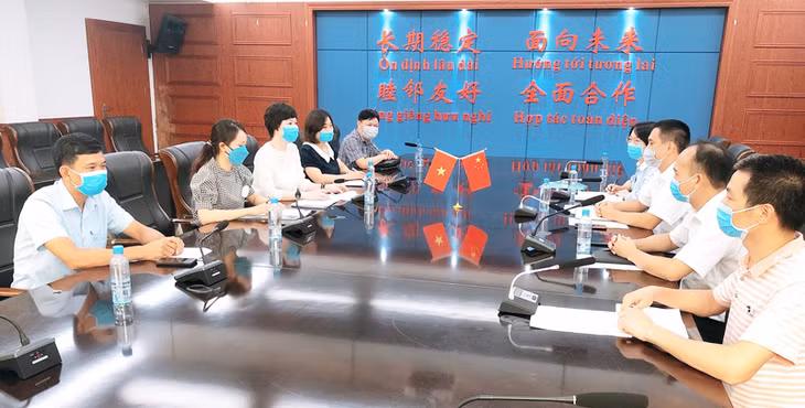 Phòng văn hóa, Thông tin TP Móng Cái và Cục văn hoá, phát thanh truyền hình, thể thao và du lịch Đông Hưng (Trung Quốc) đã tổ chức hội đàm về một số nội dung liên quan đến phát triển du lịch 2 địa phương.