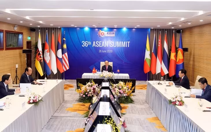 Thủ tướng Nguyễn Xuân Phúc, Chủ tịch ASEAN 2020 phát biểu khai mạc Phiên toàn thể Hội nghị Cấp cao ASEAN lần thứ 36 (Ảnh: TRẦN HẢI)