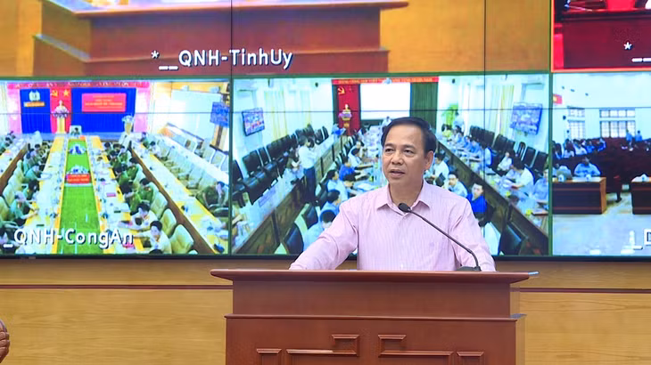 Đồng chí Đặng Huy Hậu, Phó Chủ tịch Thường trực UBND tỉnh thông tin tới báo cáo viên các cấp về tình hình phát triển kinh tế xã hội của tỉnh 6 tháng đầu năm 2020