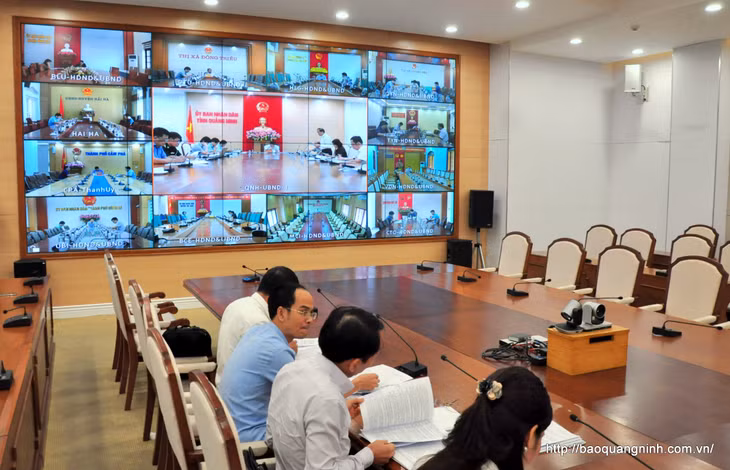 Hệ thống hội nghị truyền hình trực tuyến được kết nối liên thông từ tỉnh tới các xã, phường, giúp tiết kiệm thời gian, chị phí, nâng cao hiệu quả giải quyết công việc của đội ngũ lãnh đạo và cán bộ.