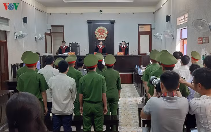 Phiên tòa phúc thẩm vụ án mua bán ma túy có mẹ nữ sinh giao gà