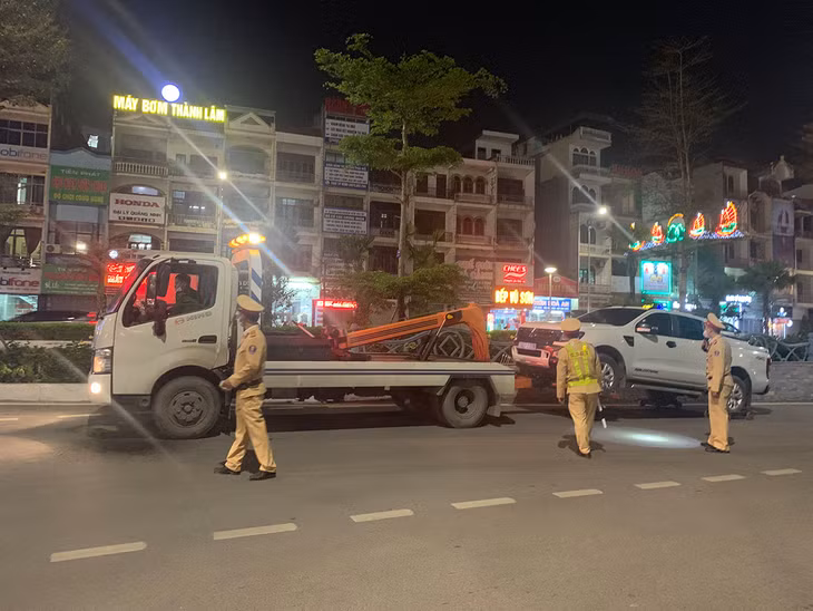 Công an TP Hạ Long tạm giữ phương tiện vi phạm.