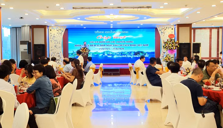 Quang cảnh buổi gặp mặt