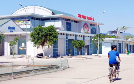 Chợ Trung tâm Hải Hà được đầu tư xây dựng bề thế, toạ lạc tại vị trí thuận lợi.