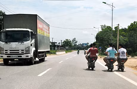 Ảnh chụp sáng ngày 28-5-2014 trên Quốc lộ 18A, đoạn qua địa bàn xã Hải Đông (TP Móng Cái).