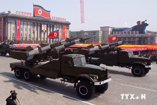 Quân đội Triều Tiên diễu binh ở Bình Nhưỡng, tháng 4/2012. (Nguồn: Yonhap/TTXVN)
