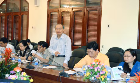 Đồng chí Trần Viết Lưu, Vụ trưởng Vụ Tổng hợp - Ban Tuyên giáo Trung ương phát biểu tại Hội nghị