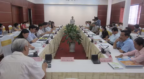 Quang cảnh buổi thảo luận tại tổ chiều 27- 5.