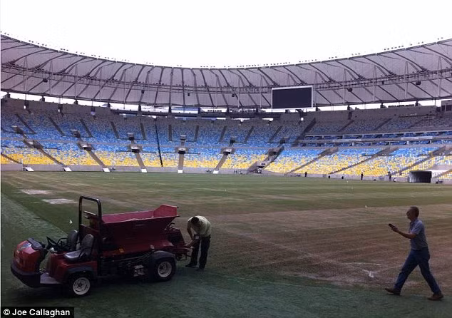 Mặt sân Maracana vẫn đang phải sửa chửa