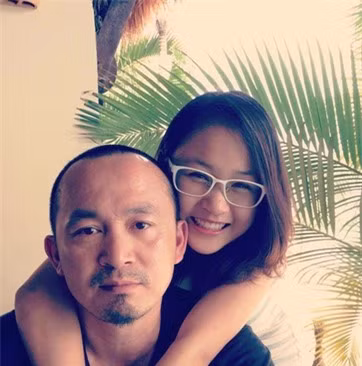 Quốc Trung và con gái Thiện Thanh đôi lúc phiền lòng vì con gái mải yêu đương.