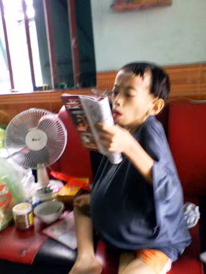Dù mắc bệnh nặng, nhưng Lê Việt Đức vẫn luôn ham học.