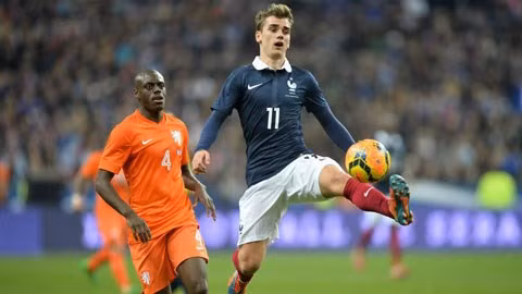 Griezmann (phải) đã gạt lại quá khứ lỗi lầm để vươn mình đứng dậy 