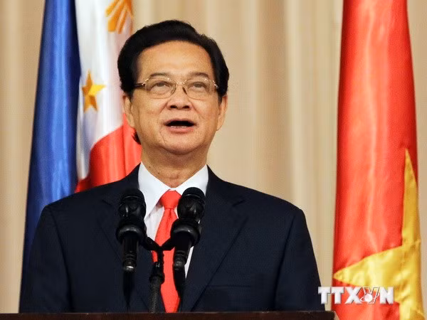 Thủ tướng Nguyễn Tấn Dũng phát biểu tại cuộc họp báo ở Philippines. (Ảnh: Đức Tám/TTXVN)