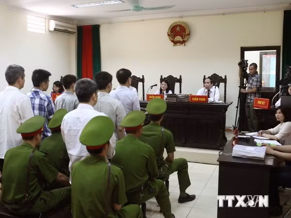 Quang cảnh phiên xét xử. (Ảnh: Doãn Tấn/TTXVN)