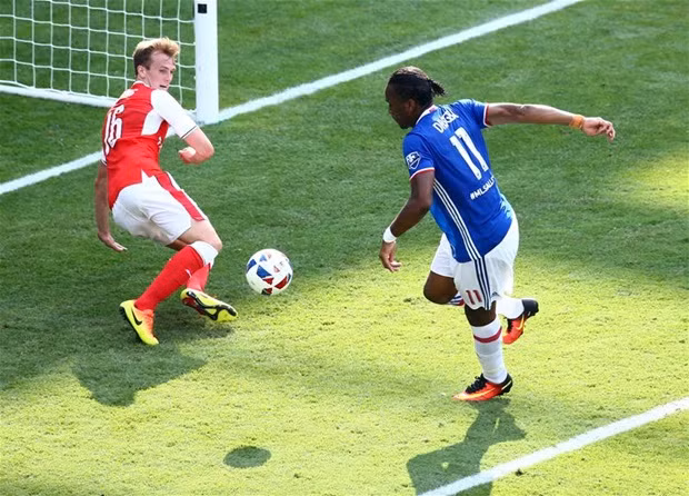 Drogba sẽ không quay lại Anh. Ảnh: Internet.
