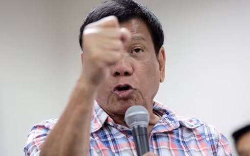 Tố cáo Liên Hợp Quốc, dọa rút khỏi Liên Hợp Quốc, Tổng thống Philippines Duterte còn đề nghị Trung Quốc lập một tổ chức khác.