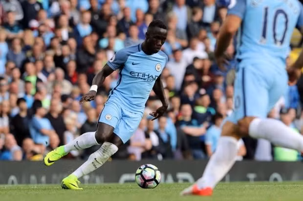  Sagna là thương binh mới nhất của Man City. Ảnh: Internet.