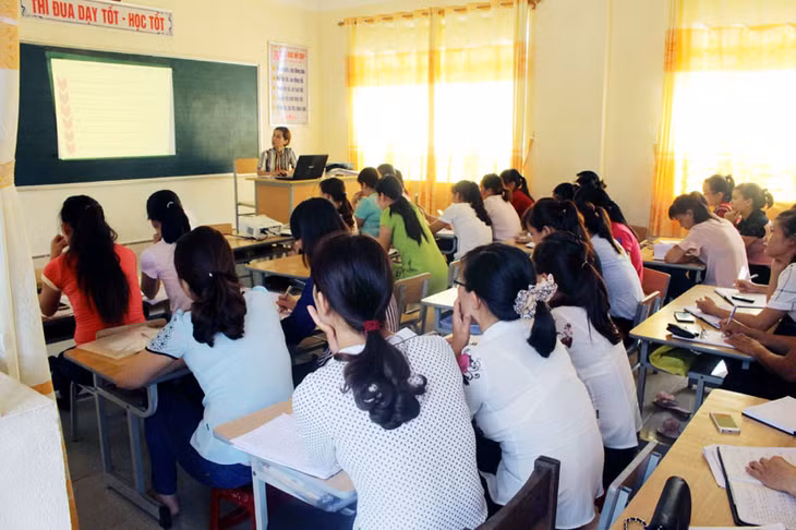 Phòng GD-ĐT huyện Đầm Hà tổ chức bồi dưỡng về chuyên môn nghiệp vụ cho giáo viên hè 2016.