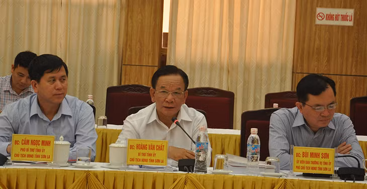Đồng chí Bí thư Tỉnh ủy, Chủ tịch HĐND tỉnh Sơn La phát biểu tại buổi làm việc.