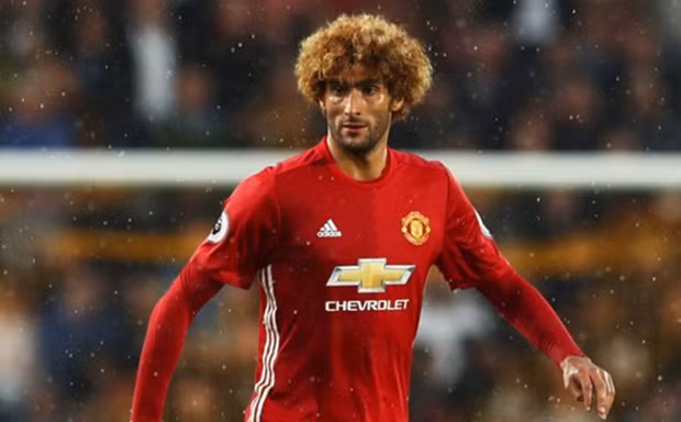 Fellaini dính chấn thương lưng sau trận đấu với Hull City. Ảnh: Internet.
