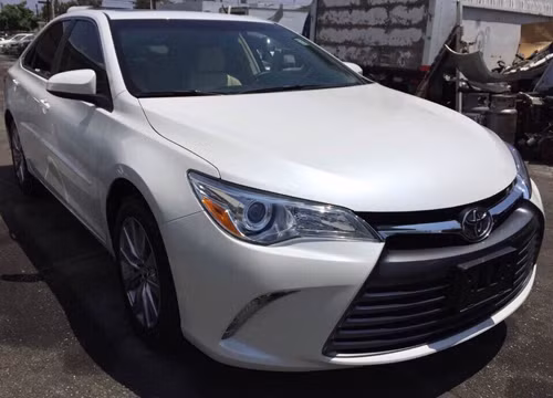 Camry XLE 2015 nhập lướt. Ảnh: Hải Phạm.