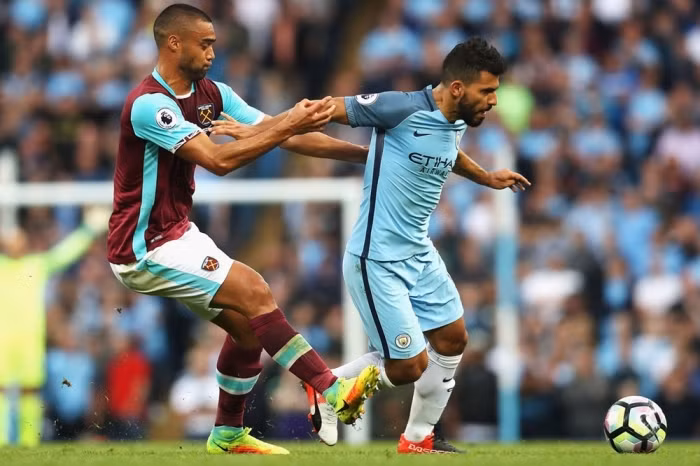  Aguero có thể nhận án treo giò tư LĐBĐ Anh. Ảnh: Internet.